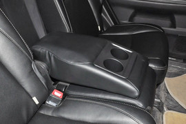 2013款比亚迪S6白金版2.0L手动尊贵型