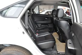 2013款比亚迪S6白金版2.0L手动尊贵型