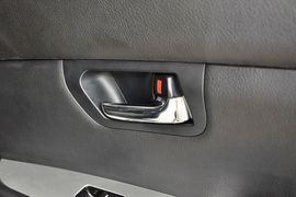 2013款比亚迪S6白金版2.0L手动尊贵型