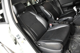 2013款比亚迪S6白金版2.0L手动尊贵型