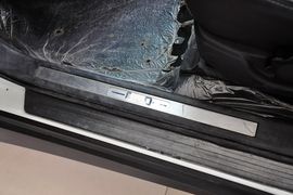 2013款比亚迪S6白金版2.0L手动尊贵型