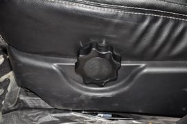 2013款比亚迪S6白金版2.0L手动尊贵型