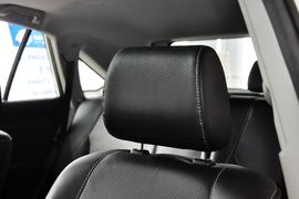 2013款比亚迪S6白金版2.0L手动尊贵型