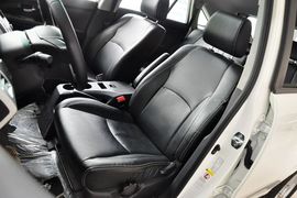 2013款比亚迪S6白金版2.0L手动尊贵型