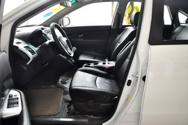 2013款比亚迪S6白金版2.0L手动尊贵型