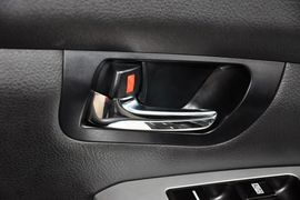 2013款比亚迪S6白金版2.0L手动尊贵型