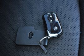 2013款比亚迪S6白金版2.0L手动尊贵型