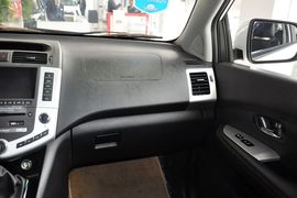 2013款比亚迪S6白金版2.0L手动尊贵型