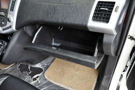 2013款比亚迪S6白金版2.0L手动尊贵型