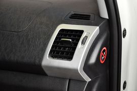 2013款比亚迪S6白金版2.0L手动尊贵型