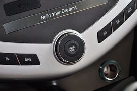 2013款比亚迪S6白金版2.0L手动尊贵型