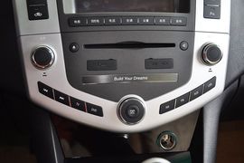 2013款比亚迪S6白金版2.0L手动尊贵型