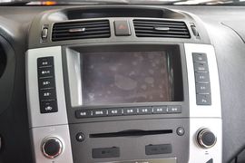 2013款比亚迪S6白金版2.0L手动尊贵型