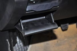 2013款比亚迪S6白金版2.0L手动尊贵型