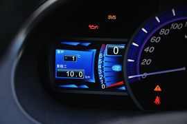 2013款比亚迪S6白金版2.0L手动尊贵型