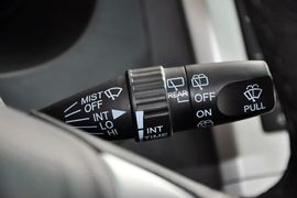 2013款比亚迪S6白金版2.0L手动尊贵型