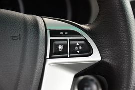 2013款比亚迪S6白金版2.0L手动尊贵型