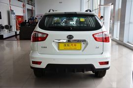 2013款比亚迪S6白金版2.0L手动尊贵型