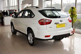 2013款比亚迪S6白金版2.0L手动尊贵型