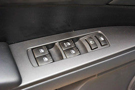 2014款双龙爱腾2.0T两驱自动精英柴油版