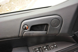 2014款双龙爱腾2.0T两驱自动精英柴油版