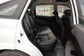 2014款双龙爱腾2.0T两驱自动精英柴油版