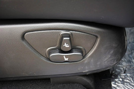 2014款双龙爱腾2.0T两驱自动精英柴油版