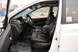 2014款双龙爱腾2.0T两驱自动精英柴油版