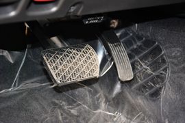 2014款双龙爱腾2.0T两驱自动精英柴油版