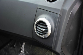 2014款双龙爱腾2.0T两驱自动精英柴油版