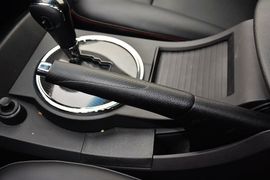 2014款双龙爱腾2.0T两驱自动精英柴油版