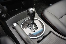 2014款双龙爱腾2.0T两驱自动精英柴油版