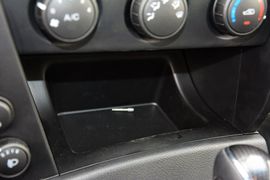 2014款双龙爱腾2.0T两驱自动精英柴油版