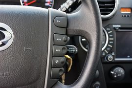 2014款双龙爱腾2.0T两驱自动精英柴油版