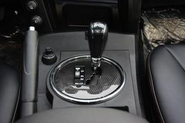 2014款双龙爱腾2.0T两驱自动精英柴油版