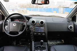 2014款双龙爱腾2.0T两驱自动精英柴油版