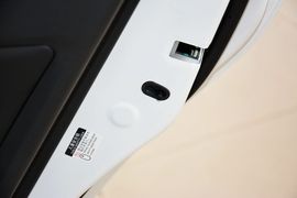 2013款比亚迪速锐1.5L手动豪华型