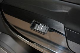 2013款比亚迪速锐1.5L手动豪华型