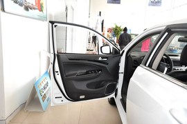 2013款比亚迪速锐1.5L手动豪华型