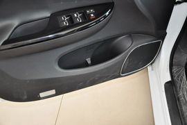 2013款比亚迪速锐1.5L手动豪华型