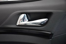 2013款比亚迪速锐1.5L手动豪华型