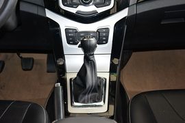 2013款比亚迪速锐1.5L手动豪华型
