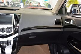 2013款比亚迪速锐1.5L手动豪华型