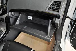 2013款比亚迪速锐1.5L手动豪华型
