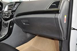 2013款比亚迪速锐1.5L手动豪华型