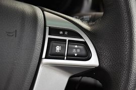 2013款比亚迪速锐1.5L手动豪华型
