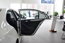 2014款大众速腾1.6L自动时尚型