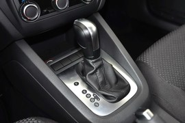 2014款大众速腾1.6L自动时尚型