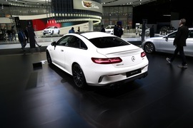 奔驰E53