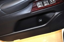 2013款雷克萨斯LX570
